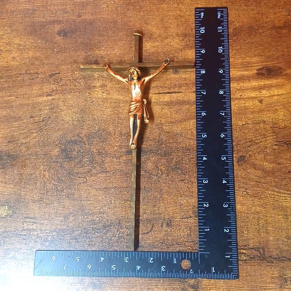 Vintage Brass INRI 10”x 5” Crucifix, Jesus Christ on Cross - Picture 4 of 4